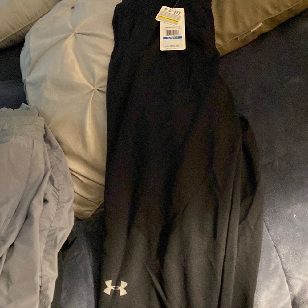 Women’s XL sweatpants/training pants. Never worn, new with tags.